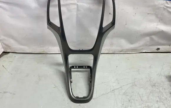 Opel Astra J Radio/GPS head unit trim 13257662 340685796