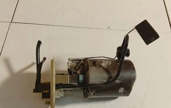 Saab 9-5 Fuel level sensor 