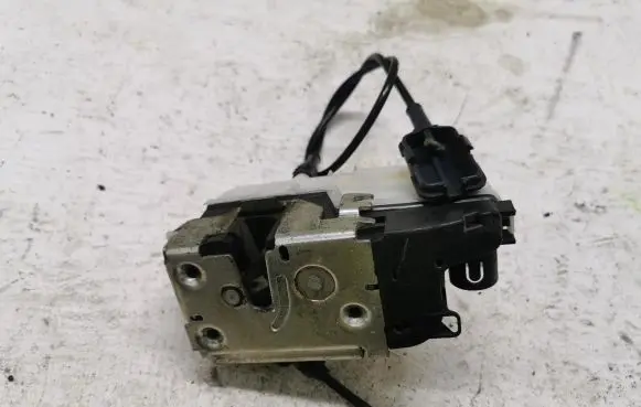 Renault Megane IV Front door lock