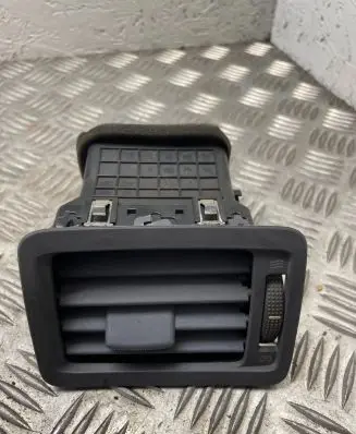 Hyundai Tucson JM Dashboard side air vent grill/cover trim 974902E000 JM97302A