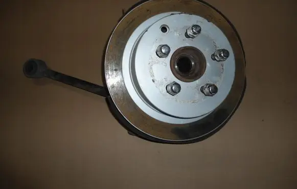 Infiniti G35 Rear wheel hub
