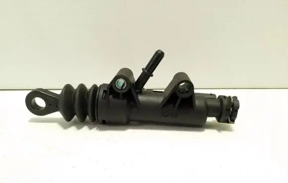 Jaguar XE Clutch master cylinder