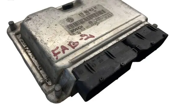 Skoda Fabia Mk2 (5J) Engine control unit/module 038906019HT 0281010947 1039S00316