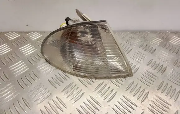 BMW 3 E46 Front indicator light 6902770 311328004