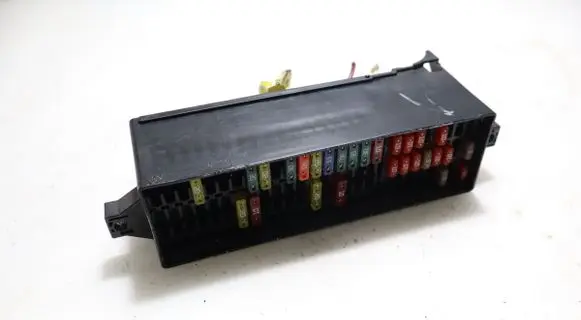 Volkswagen Jetta VI Fuse box set