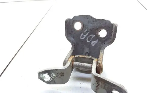 Suzuki Liana Front door lower hinge 