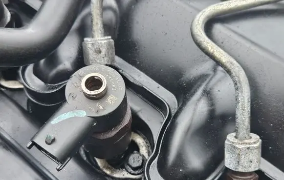 Fuel injector