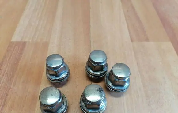 Jaguar XF X250 Nuts/bolts AW9M1012AA HX7M1012AA C2D20072