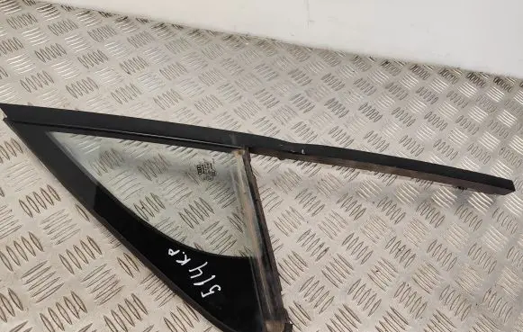 Audi Q7 4M Front door vent window glass four-door 4M0845113A