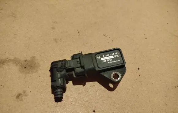 Opel Corsa D Air pressure sensor 0261230101 12575467 0909173FB3