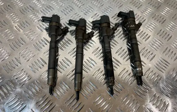 Hyundai i40 Fuel injectors set 0445110411