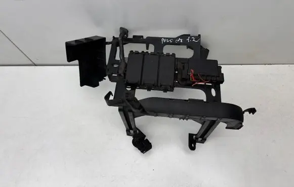 Volkswagen Polo IV 9N3 Fuse module
