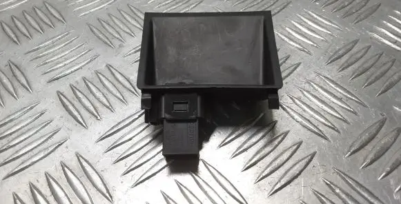 Volvo V40 USB socket connector 31306768 8M5T19A164VA