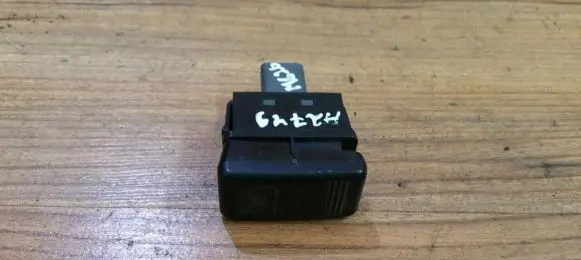 Mazda 626 Fog light switch gn4066480 9j14