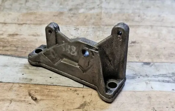 BMW 7 F01 F02 F03 F04 Engine mounting bracket 7805421