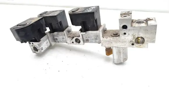 Jaguar I-Pace Air conditioning (A/C) expansion valve J9D36C584AA J9D36C582BA