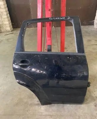 Mitsubishi Outlander Rear door