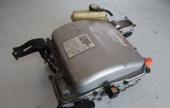Toyota Prius (XW20) Voltage converter inverter G927047040