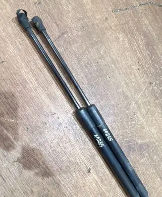 BMW 3 E90 E91 Front bonnet/hood damper/strut 7060550