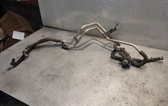 Renault Trafic II (X83) Engine coolant pipe/hose