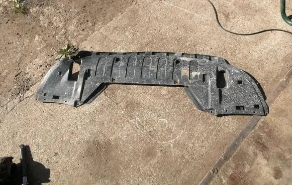 Mitsubishi Outlander Front bumper skid plate/under tray 