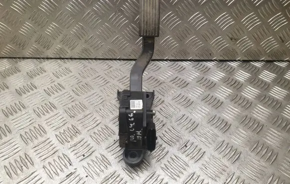 Hyundai i20 (PB PBT) Accelerator throttle pedal 327271J500