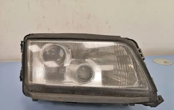 Audi A8 S8 D2 4D Headlight/headlamp 4D0941004P 0301047274