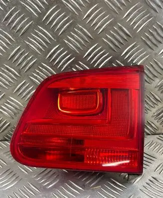 Volkswagen Tiguan Tailgate rear/tail lights 5N0945310