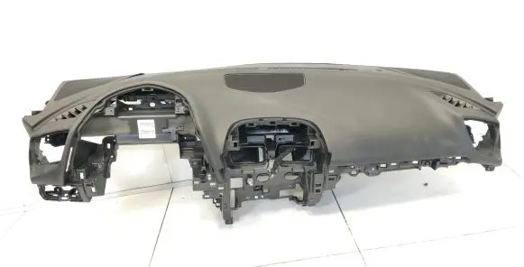 Mazda 3 II Dashboard BHN160350