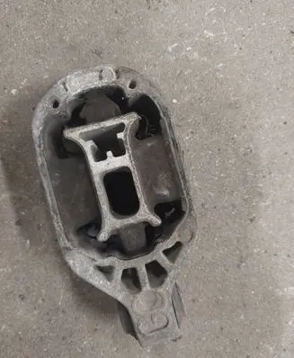 Renault Megane III Engine mount bracket 112380