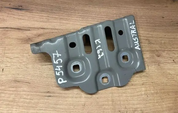 Renault Austral Fender mounting bracket 631230165R