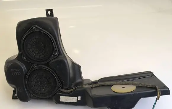 Audi A6 S6 C5 4B Subwoofer speaker 265165