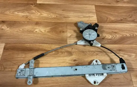 Honda FR-V Rear door window regulator motor