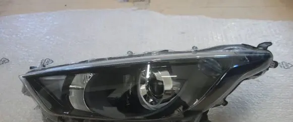 Toyota Yaris Headlight/headlamp k06