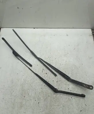 Nissan X-Trail T30 Windshield/front glass wiper blade B46LD