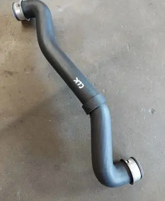 Mercedes-Benz CLK A209 C209 Engine coolant pipe/hose 2095010082