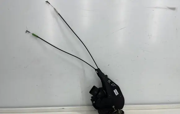 Lexus IS 200-300 Rear door lock