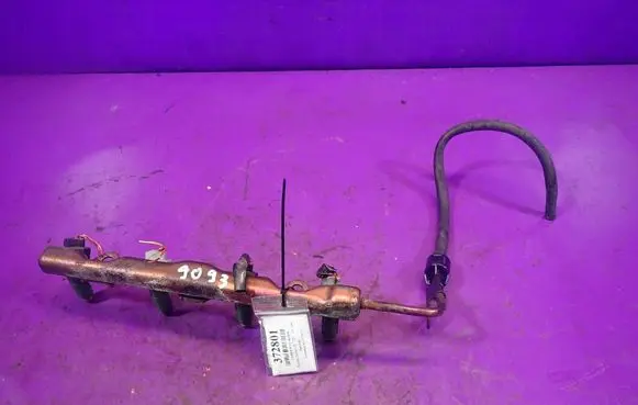 Toyota Avensis Verso Fuel main line pipe 