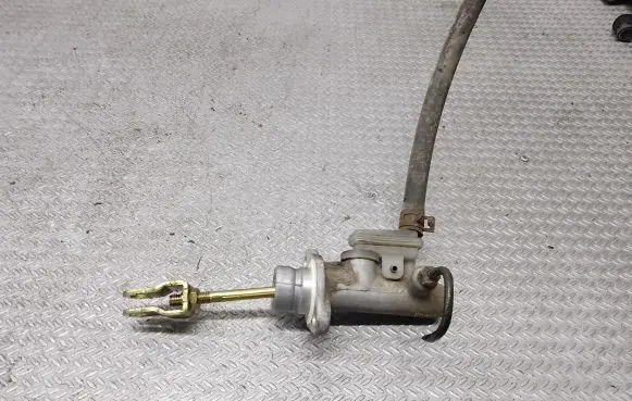 Mitsubishi Space Star Clutch master cylinder