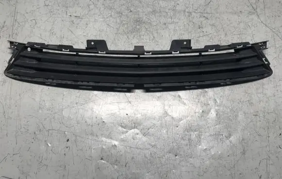 Opel Zafira C Front bumper lower grill 39079784 341601492