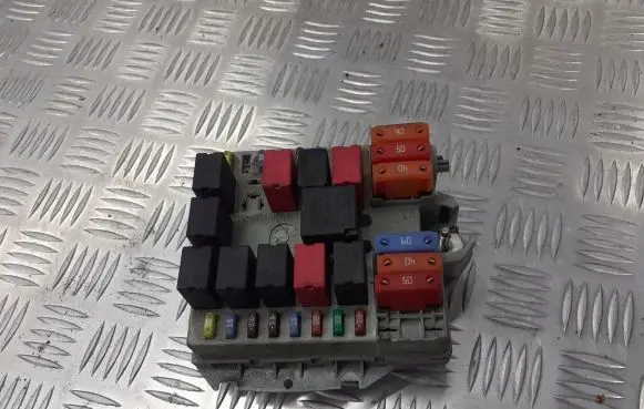 Alfa Romeo 147 Fuse box cover 51742420