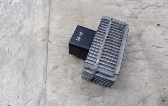 Opel Zafira A Glow plug pre-heat relay 09132691