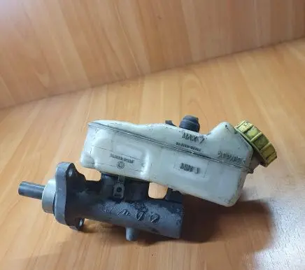 Volkswagen Transporter - Caravelle T5 Master brake cylinder 7H0611303A