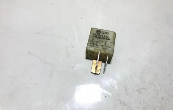 Volkswagen Touareg I Other relay 357911253