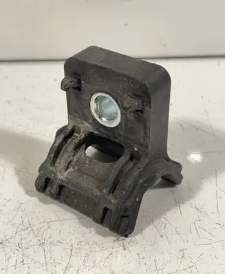 Opel Astra J Radiator mount bracket 13250318