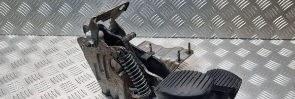 Peugeot 207 CC Pedal assembly 9680547780 407263A0029 9680547780A