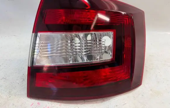 Skoda Rapid (NH) Rear/tail lights 5JJ945096 5JJ945096A