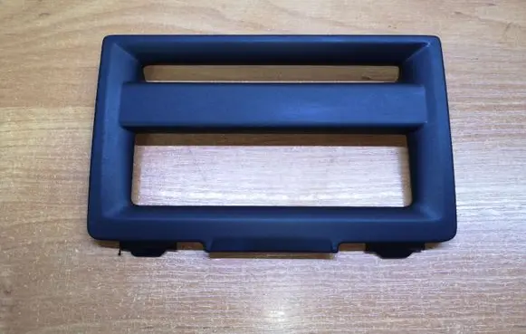 Volvo V50 Radio/GPS head unit trim 8650694