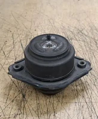 Mercedes-Benz ML W164 Engine mount bracket A2512404417