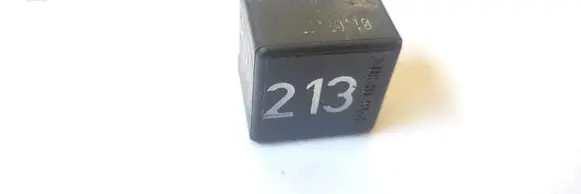 Volkswagen PASSAT B5 Other relay 443951253J